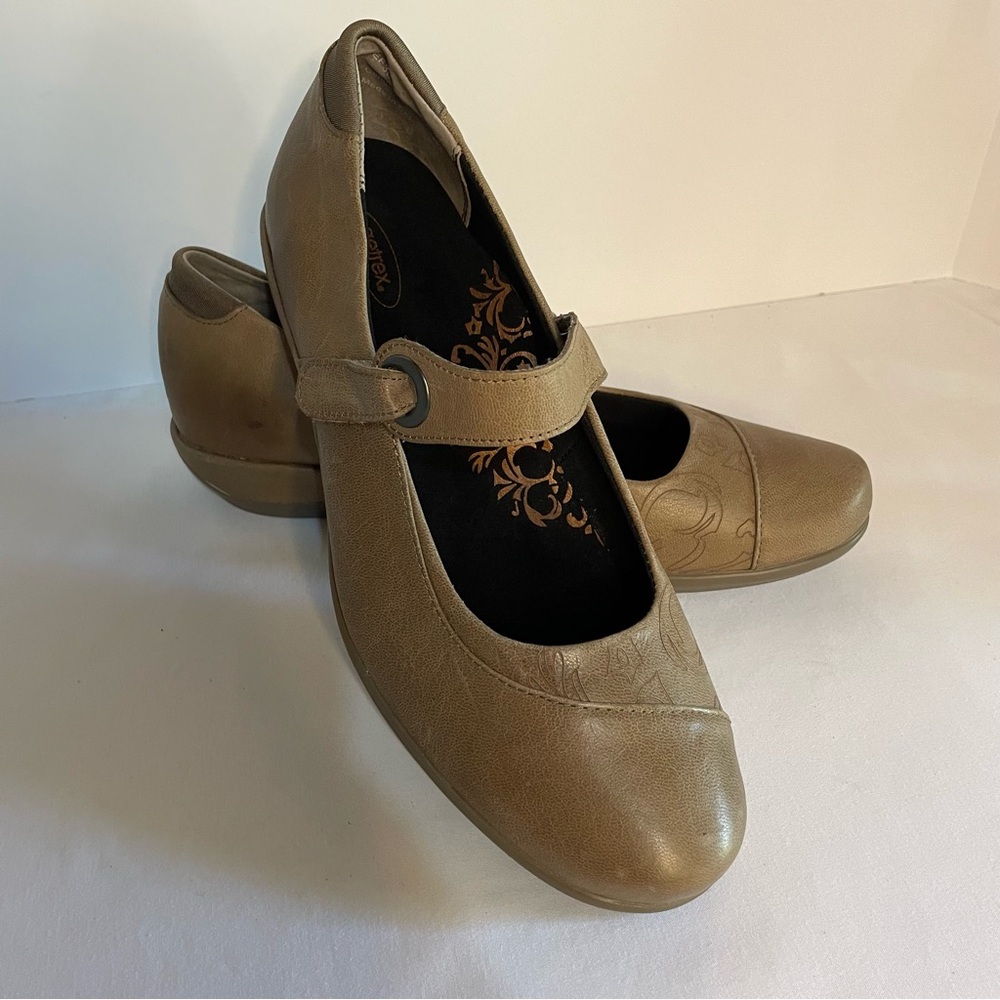 Aetrex Essence Theresa EF 301 Tan Leather Mary Janes EUC Women’s Size 10.5D